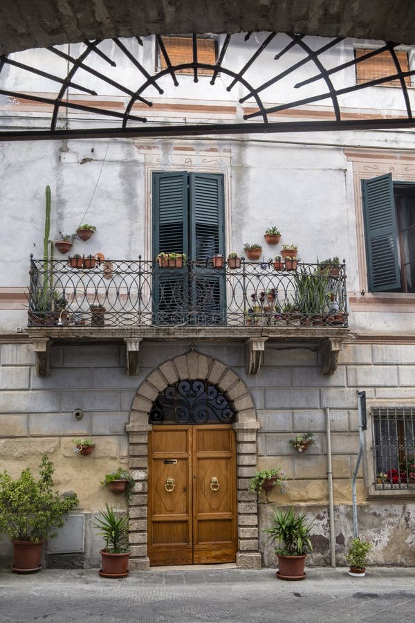 Asciano, Siena, the Old Town: Courtyard Stock Photo - Image of plant ...