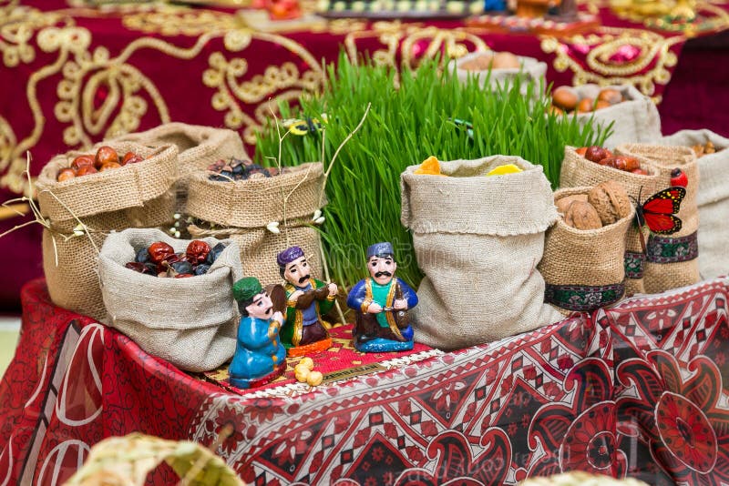 Aserbaidschanernationalfeiertag Novruz zoroastrianism Traditionelle Feiertagsfestlichkeiten Samen, Walnüsse, Daten lizenzfreies stockbild Aserbaidschanernationalfeiertag Novruz zoroastrianism Traditionelle Feiertagsfestlichkeiten Samen, Walnüsse, Daten lizenzfreies stockbild