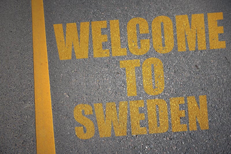 asfaltowa droga z teksta powitaniem Sweden blisko żółtej linii ilustracja wektor asfaltowa droga z teksta powitaniem Sweden blisko żółtej linii ilustracja wektor