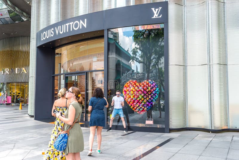 Louis Vuitton LV Store in Orchard Road ION Shopping Mall, Singapore. Louis  Vuitton Company Editorial Photography - Image of clothes, christmas:  165013692