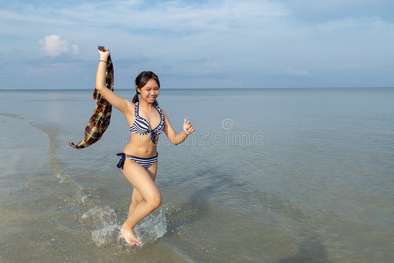 Teen Girl Bikini Photo