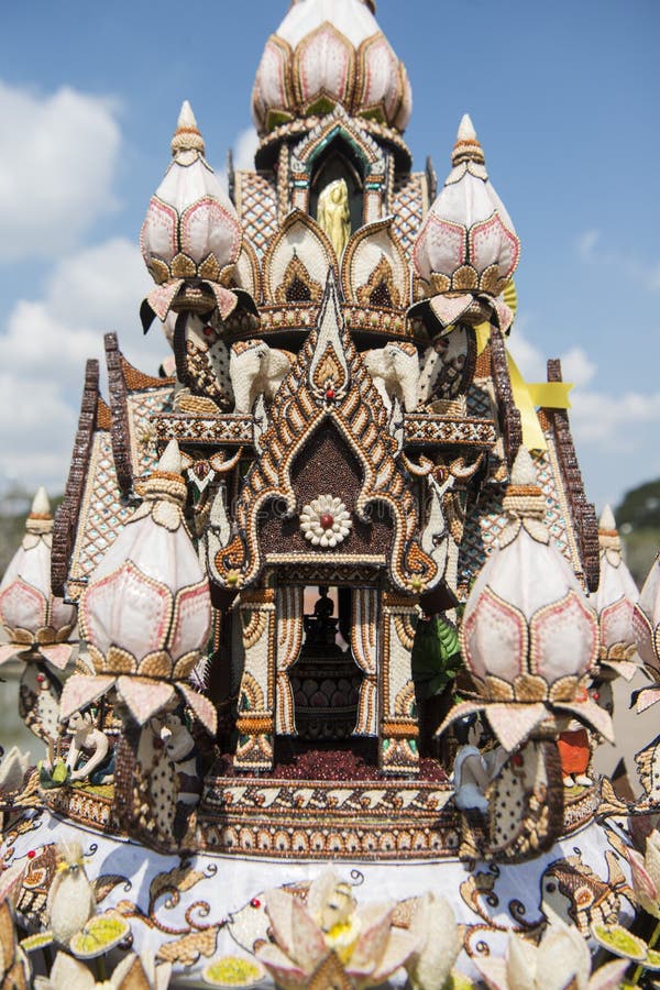 A giant Krathong art work at the Loy Krathong Festival in the Historical Park in Sukhothai in the Provinz Sukhothai in Thailand. Thailand, Sukhothai, November, 2018. Giant floating lantern stock images, royalty-free photos and pictures