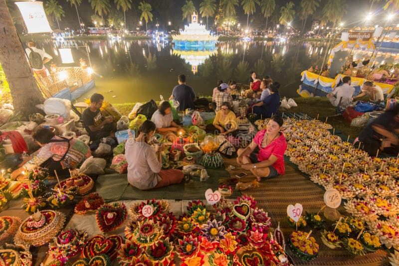 A smal shop with handmade Krathong at the Loy Krathong Festival in the Historical Park in Sukhothai in the Provinz Sukhothai in Thailand. Thailand, Sukhothai, November, 2018. Giant floating lantern stock images, royalty-free photos and pictures