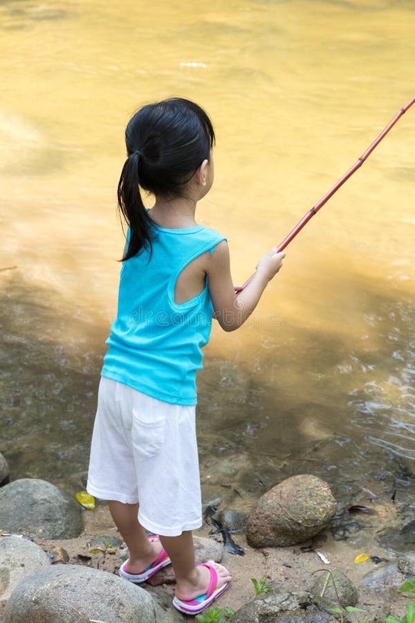 https://thumbs.dreamstime.com/b/asian-chinese-little-girl-angling-fishing-rod-river-shore-89413232.jpg