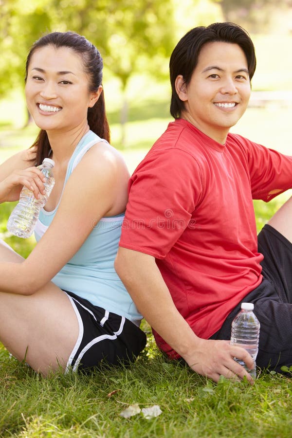 https://thumbs.dreamstime.com/b/asian-couple-resting-exercise-54951560.jpg