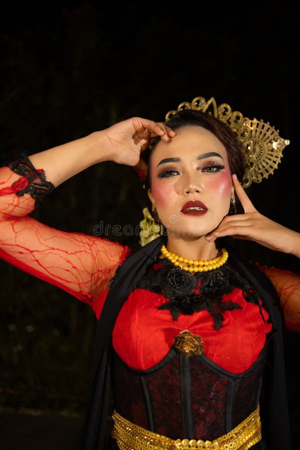 An Asian Dancer with Dazzling Makeup and Captivated the Audience at Night Stock Photo - Image of