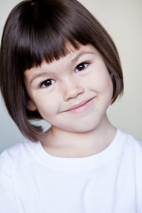 Hairdresser makes short pink hairstyle 21647819 Stock Photo at Vecteezy