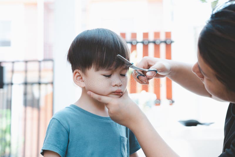 Kids haircuts in Singapore: family salons & hairdressers | HoneyKids Asia