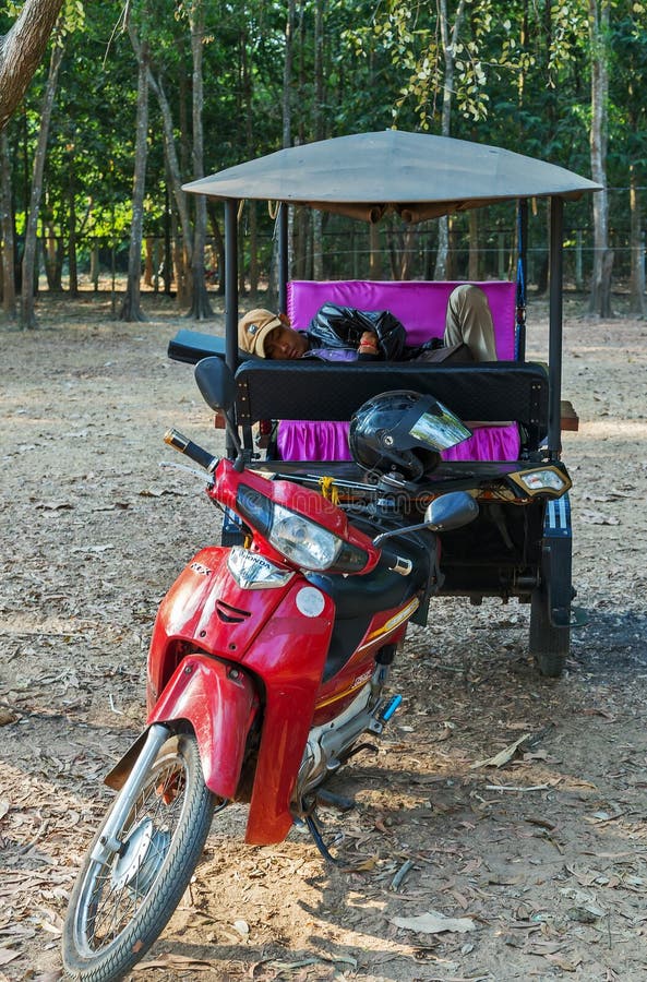 rickshaw travel cambodia