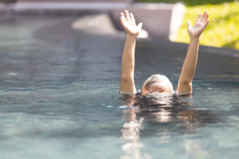 Girl Unconscious In Shallow Water Sexy Naked