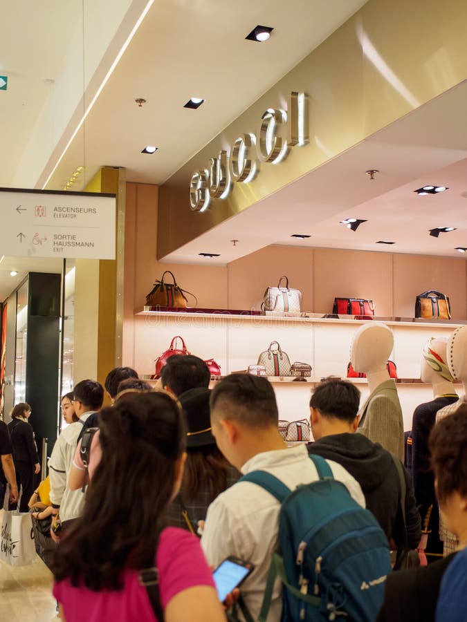 Chinese Tourists Queue in Front of Louis Vuitton, Bangkok