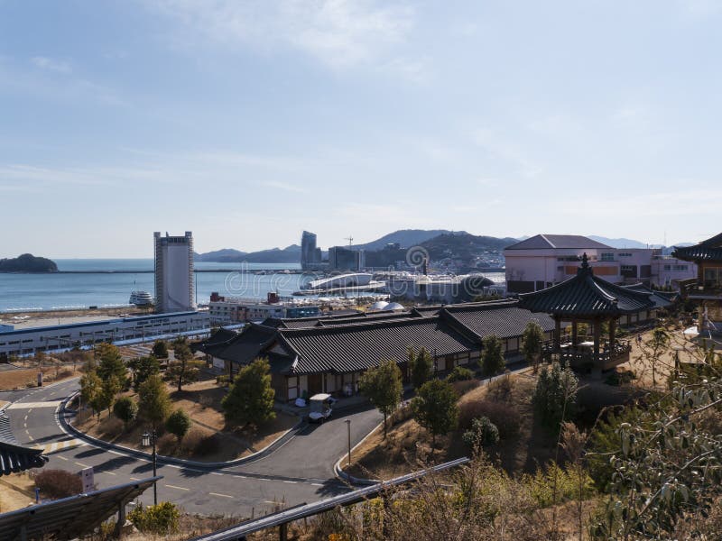 Asiathus i bostads- fjärdedel av den Yeosu staden royaltyfria bilder Asiathus i bostads- fjärdedel av den Yeosu staden royaltyfria bilder