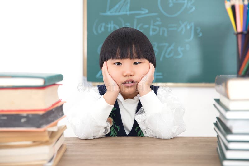 Asiatisches Mädchen, das nicht studieren möchte.