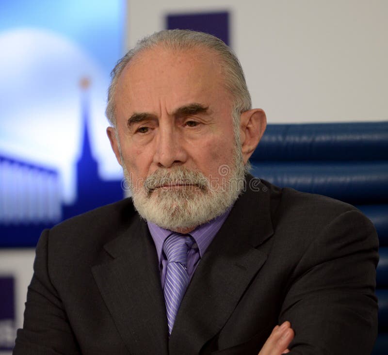 Aslambek Aslakhanov - ρωσικός πολιτικός, μέλος του Συμβουλίου της ομοσπονδίας Αναπληρωτής πρόεδρος της Επιτροπής του Συμβουλίου ο στοκ εικόνα Aslambek Aslakhanov - ρωσικός πολιτικός, μέλος του Συμβουλίου της ομοσπονδίας Αναπληρωτής πρόεδρος της Επιτροπής του Συμβουλίου ο στοκ εικόνα