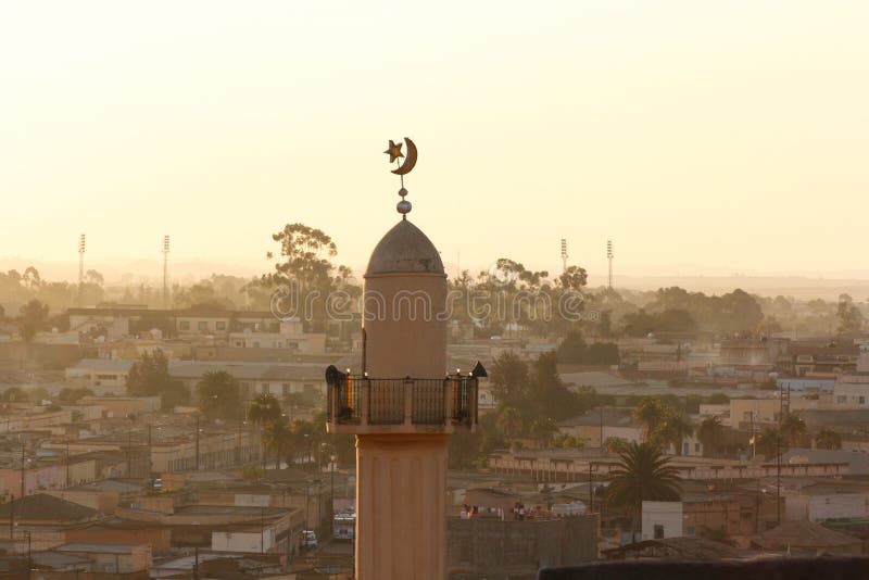  Asmara Skyline  Sunset Mit Dem Minarett Der Moschee 
