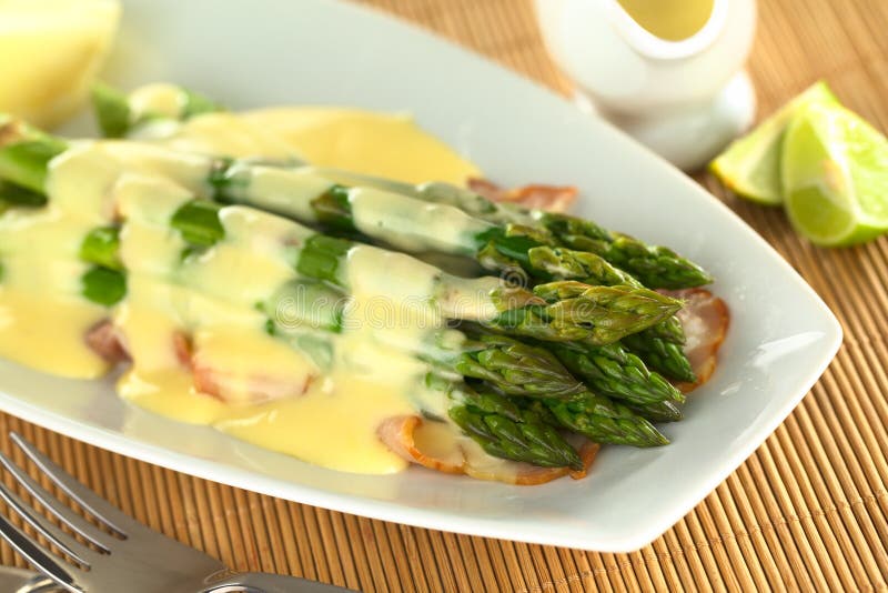 Asparagus with Hollandaise Sauce royalty free stock photos Asparagus with Hollandaise Sauce royalty free stock photos