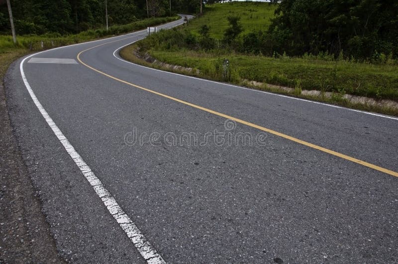 Asplalt road s curve