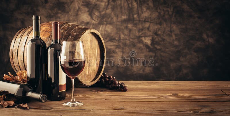 Assaggio tradizionale di vino e di vinificazione