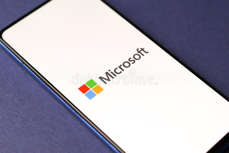 Assam india dicembre 2020 : logo Microsoft sull'immagine della schermata del telefono. fotografia stock