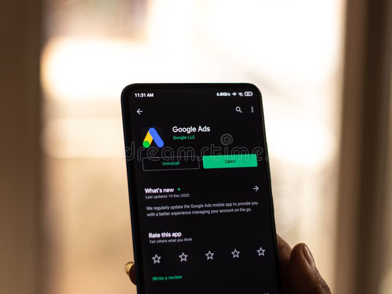 Assam india 31 gennaio 2021 : logo di google ads sull'immagine dello schermo del telefono. fotografia stock