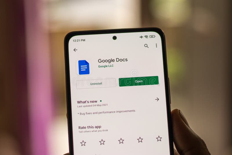 Assam india 31 gennaio 2021 : logo di google docs sull'immagine della schermata del telefono. fotografia stock libera da diritti
