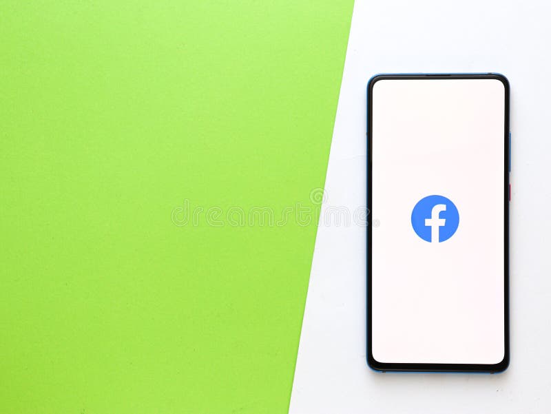 Assam, India – 9 juni 2020: Facebook, het grootste socialemediaplatform. royalty-vrije stock fotografie