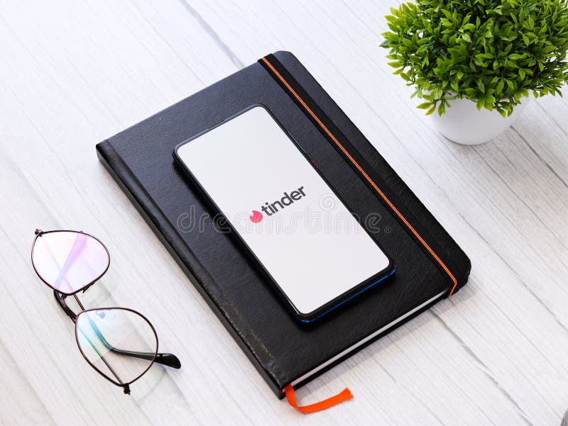 Assam, India – 20 mei 2020: Tinder, een dating-app stock fotografie