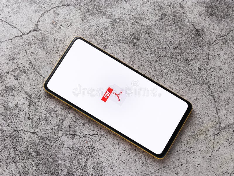 Assam, india - 24 settembre 2020 : Logo PDF sull'immagine dello schermo del telefono fotografie stock libere da diritti