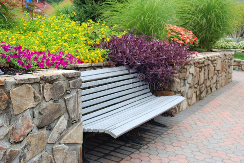 Banco de jardim imagens de stock