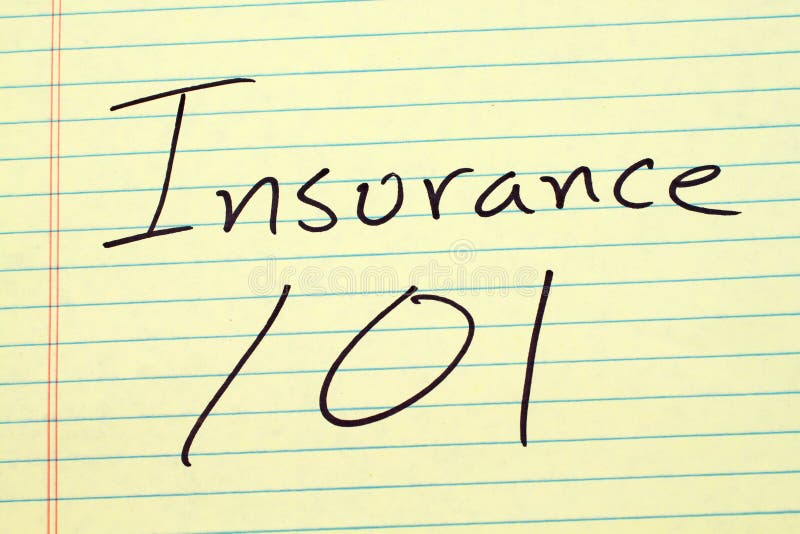 Assicurazione 101 su un blocco note giallo