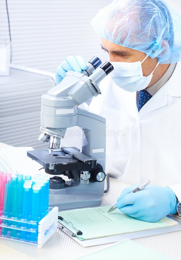 Assistente de laboratório imagem de stock royalty free
