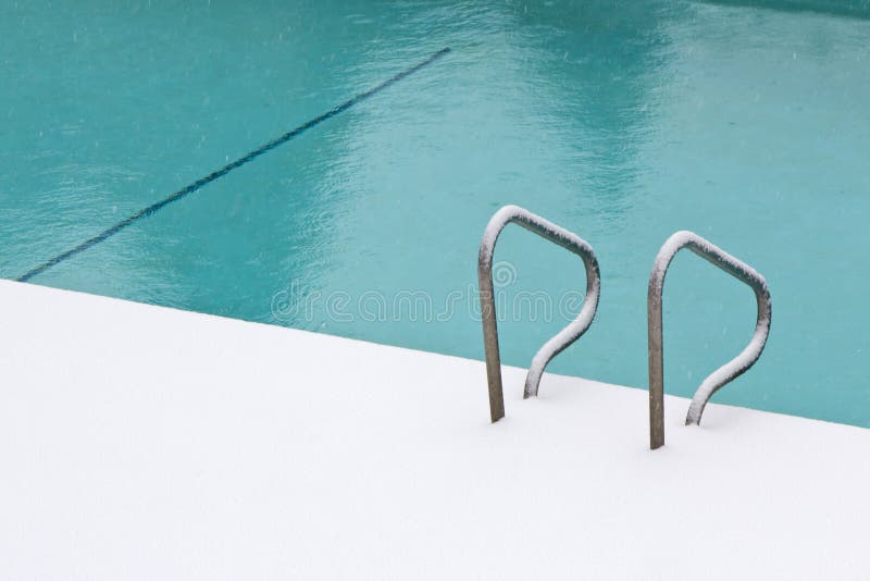 Piscina de inverno fotos de stock royalty free