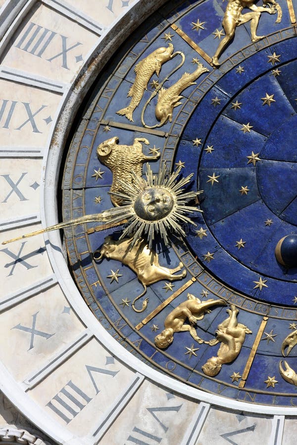 Astrologische klok stock afbeelding. Image of astronomie - 10694235