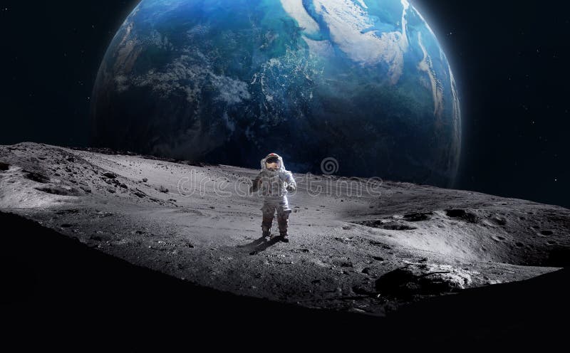 Astronauta na powierzchni księżyca. ziemia na tle.