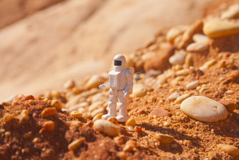 Astronautul explorează conceptul Marte stock image