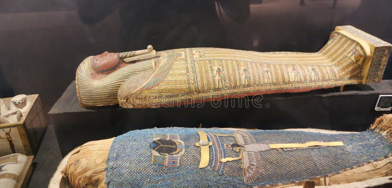 Ataúd antiguo de la reina en el museo de Luxor, Egipto imagenes de archivo Ataúd antiguo de la reina en el museo de Luxor, Egipto imagenes de archivo