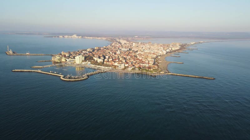 Atemberaubende Sicht auf die Luft Stadt pomorie bulgaria