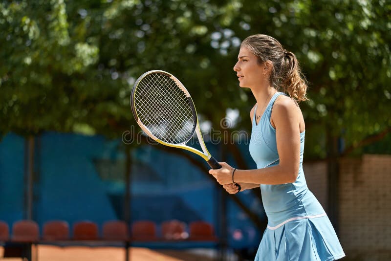 Geniet boeket verzoek Sportive girl plays tennis stock image. Image of healthy - 119286753