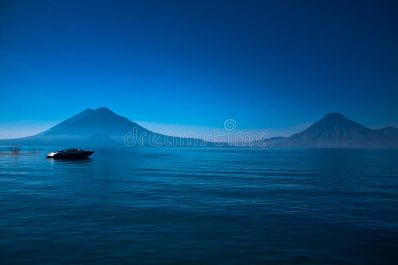 atitlan łodzi de Guatemala lago zdjęcie stock atitlan łodzi de Guatemala lago zdjęcie stock