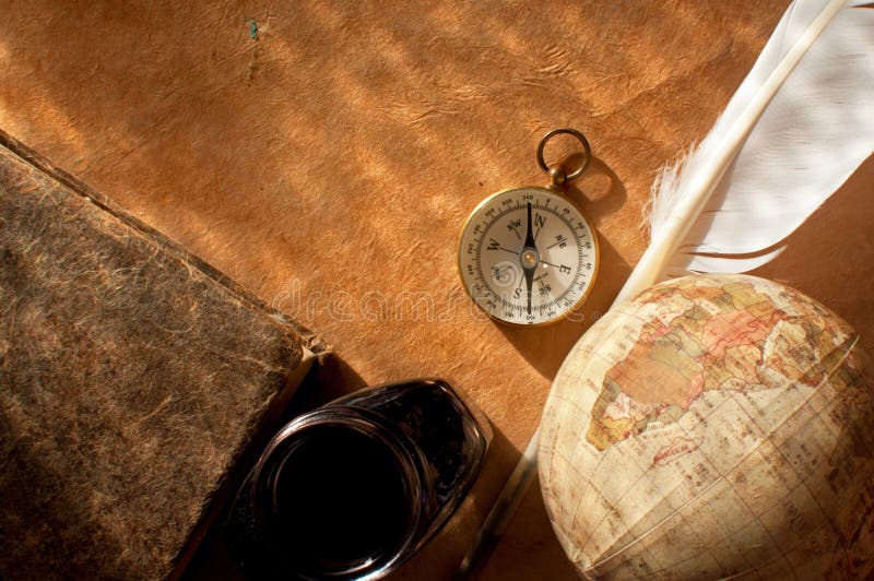 Atlas de boussole, de cannette et de globe image stock Atlas de boussole, de cannette et de globe image stock
