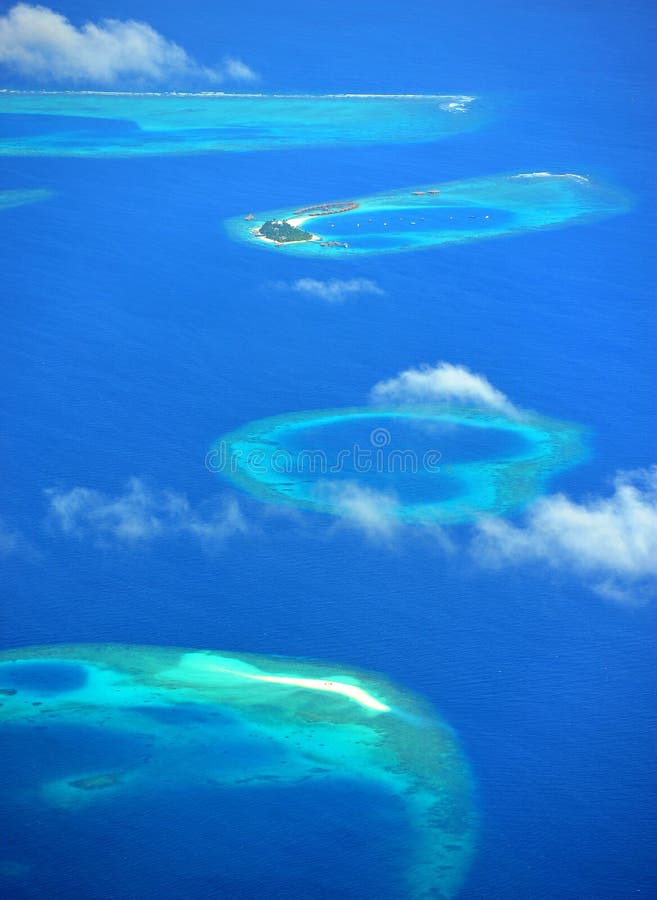 Atolón de Maldives foto de archivo libre de regalías Atolón de Maldives foto de archivo libre de regalías