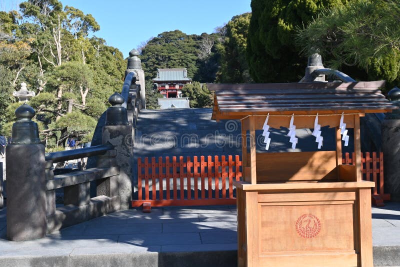 Tourist attractions in Japan Kamakura â€™Tsurugaoka Hachimangu shrineâ€™ This is famous as a shrine related to Minamoto no Yoritomo, the first shogun of Kamakura Shogunate. Tourist attractions in Japan Kamakura â€™Tsurugaoka Hachimangu shrineâ€™ This is famous as a shrine related to Minamoto no Yoritomo, the first shogun of Kamakura Shogunate.