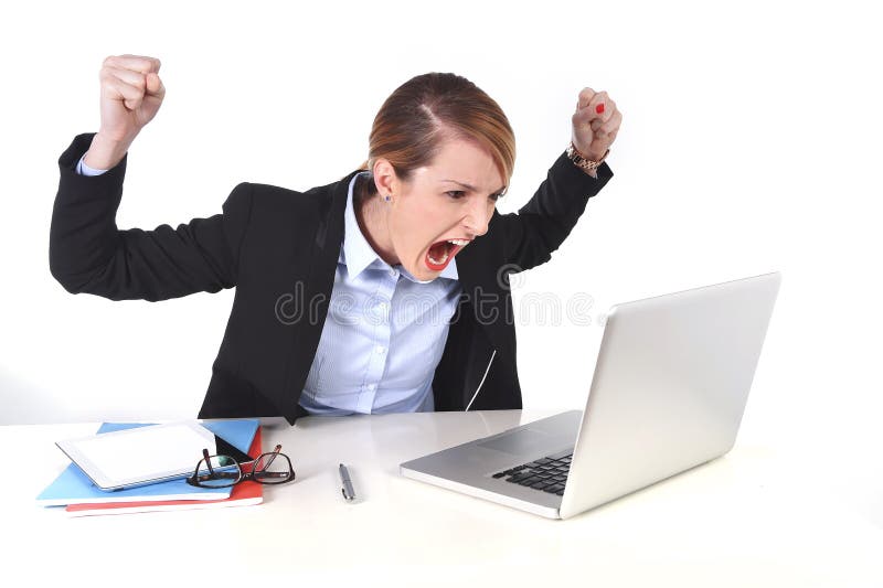 Atrakcyjnego bizneswomanu sfrustowany wyrażenie przy biurowym działaniem fotografia stock Atrakcyjnego bizneswomanu sfrustowany wyrażenie przy biurowym działaniem fotografia stock