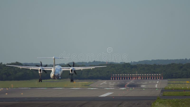 Atterrissage d'avion jumel de turbopropulseur de moteur