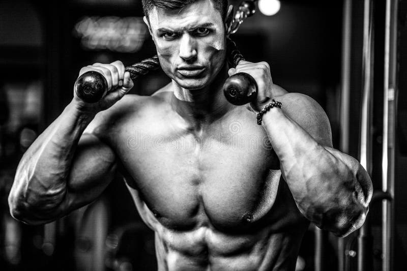 Ways To Look Good At Gym | Workout pictures, Gym photography, Gym outfit