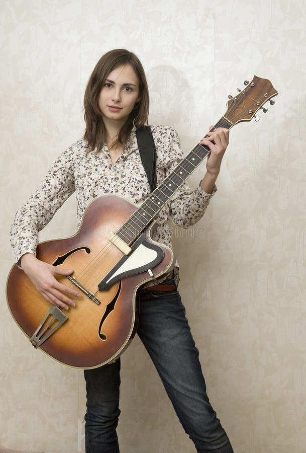 Mulher da música country imagem de stock. Imagem de guitarra - 9587581