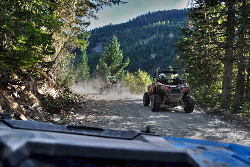 ATV som kör i Whistler arkivbild ATV som kör i Whistler arkivbild