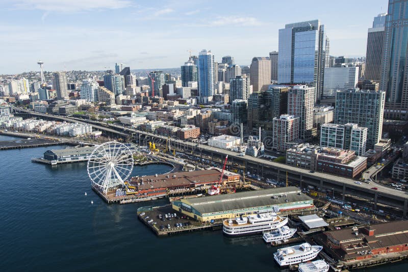 Au-dessus d'Elliott Bay image libre de droits Au-dessus d'Elliott Bay image libre de droits