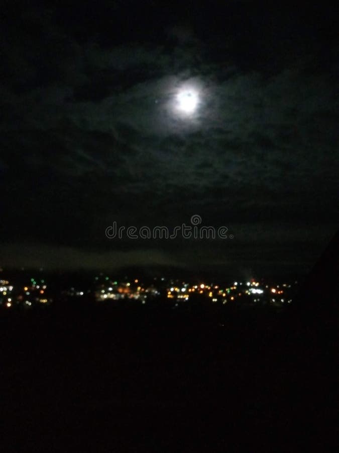 Aube de lune images stock Aube de lune images stock