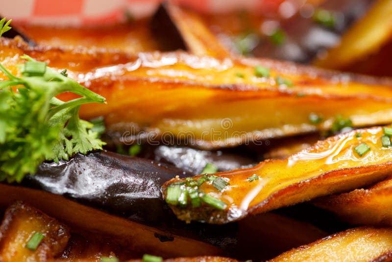 Auberginematrätt med honung fotografering för bildbyråer
